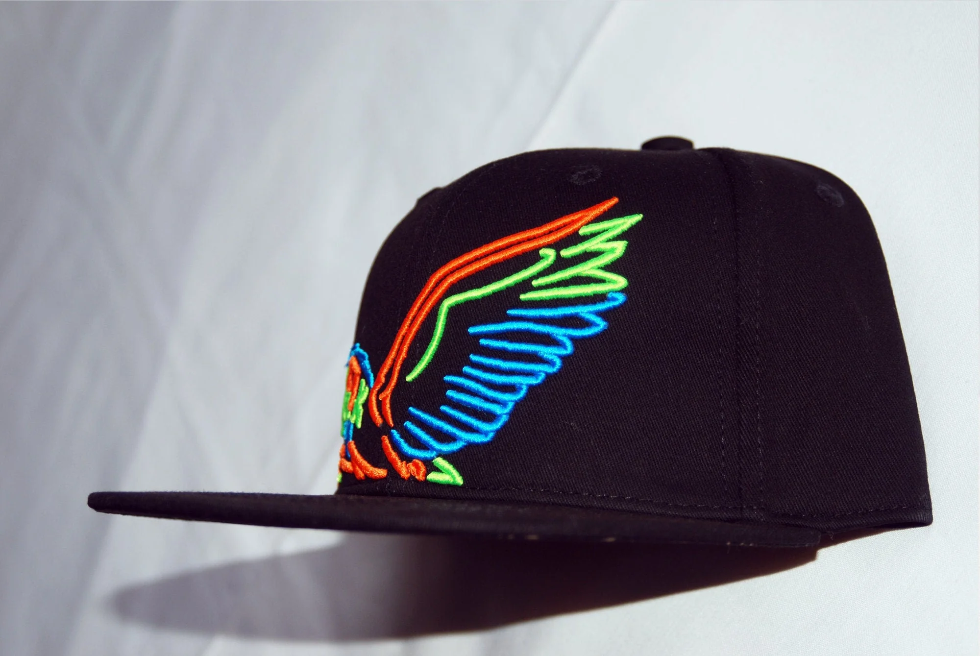 Neon Series: Macaw - Image 2
