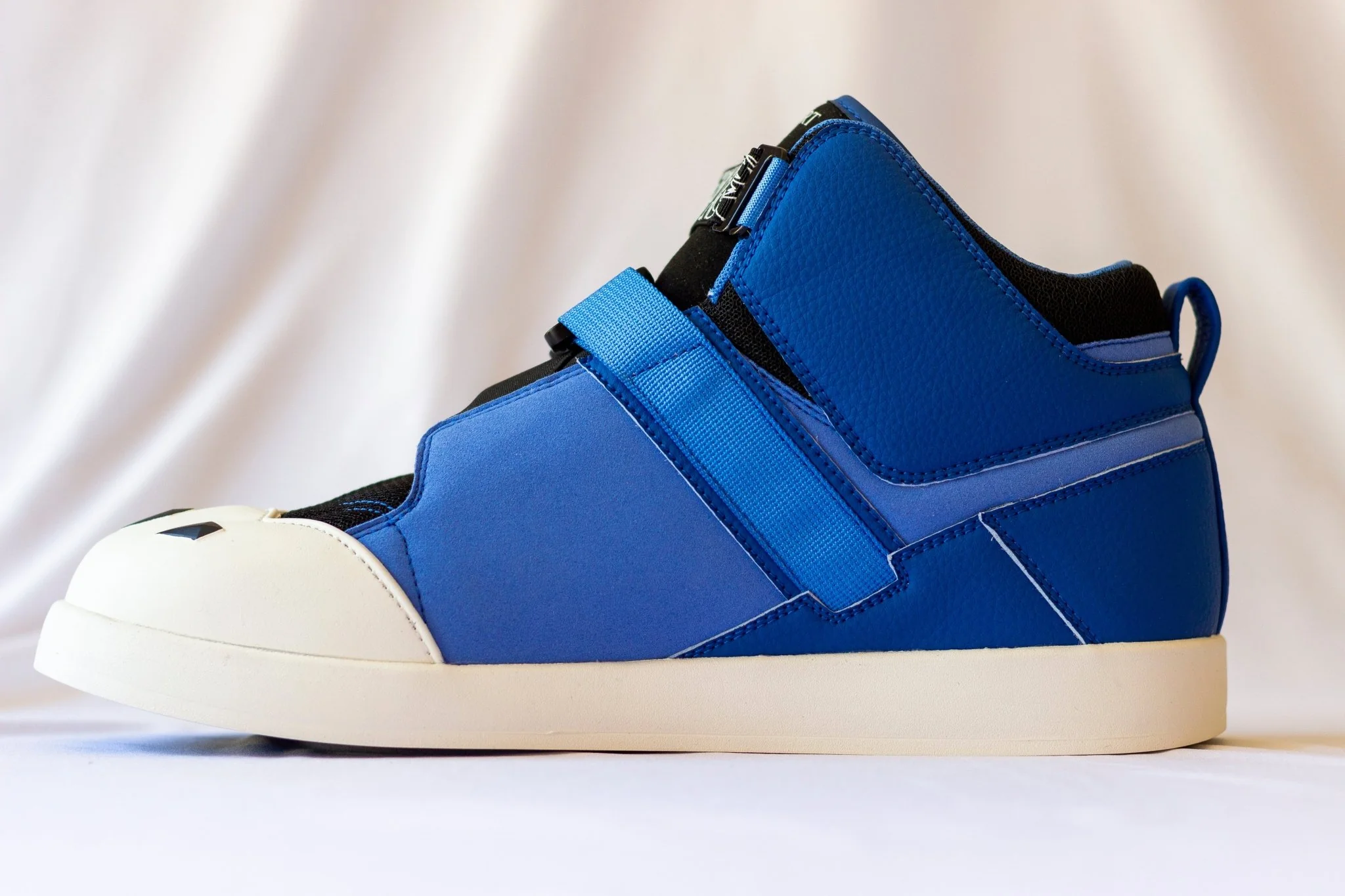 Wolf Paw V1 - Beast Blue - Image 3
