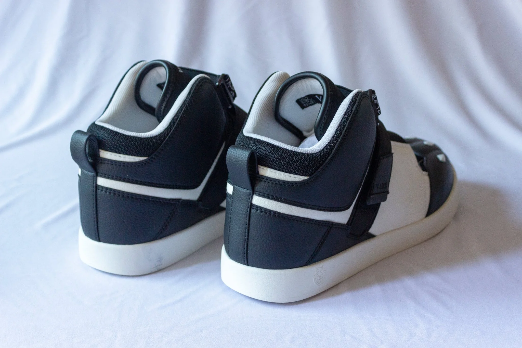 Wolf Paw V1 - Tuxedo - Image 7