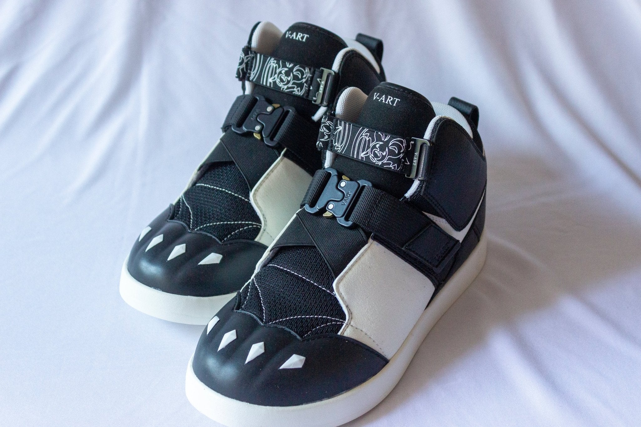 Wolf Paw V1 - Tuxedo - Image 8