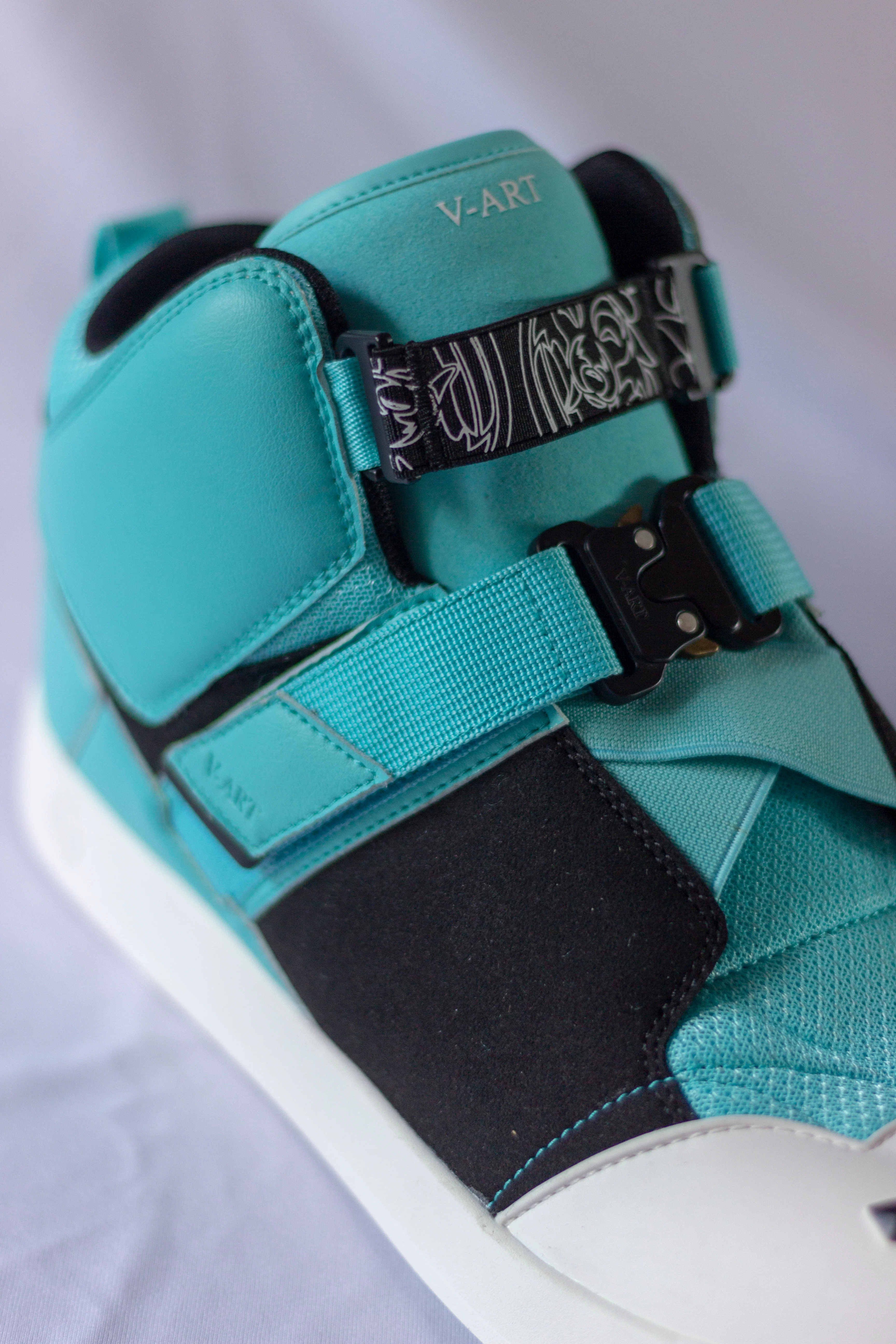 Wolf Paw V1 - Yiffany Blue - Image 4